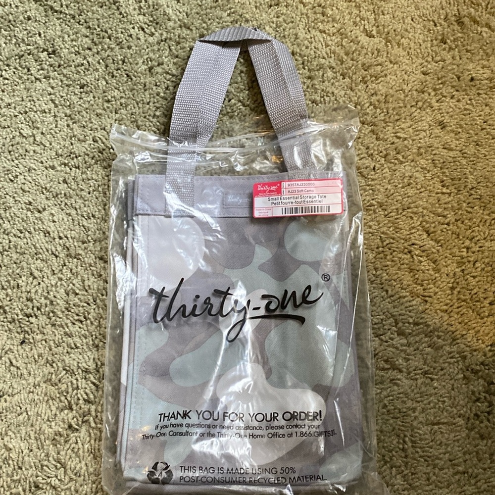 New thirty one small essential tote